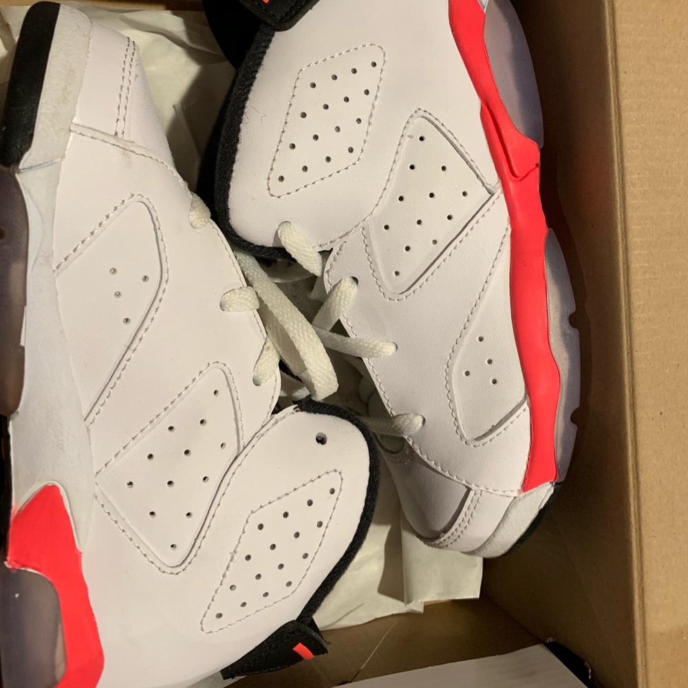 Kids Jordan 6 Retro